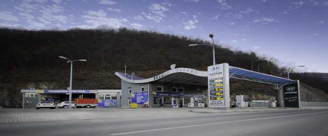 Brzmin Petrol pumpa i objekat tehničkog pregleda u Brusu